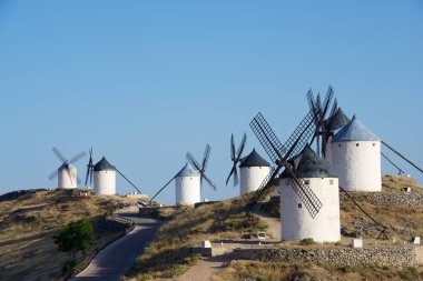 Don Kişot değirmenler.