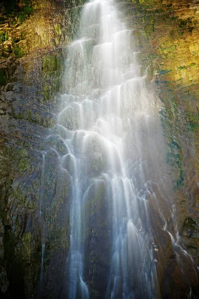 Vattenfall i Pyrenéerna — Stockfoto