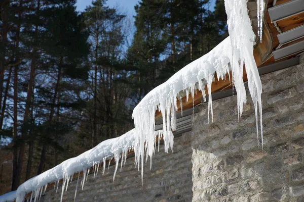 Icicles en los Pirineos — Foto de Stock