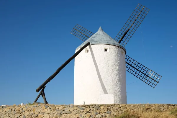 Don Kişot değirmenler.