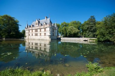 AZAY le Rideau