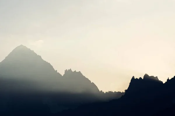 Morgendämmerung in den Alpen — Stockfoto