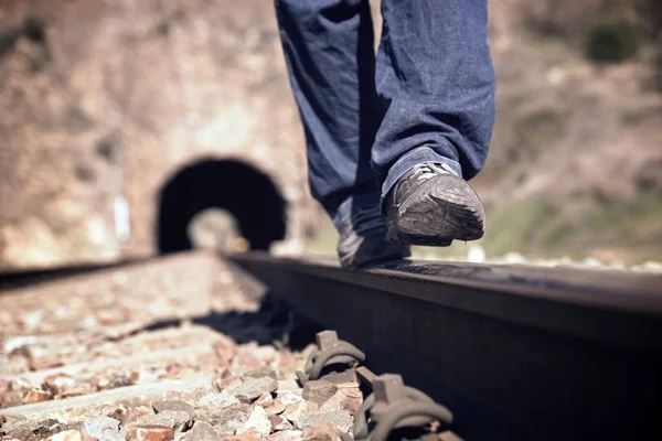 Tren yolu üzerinde denge