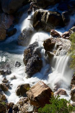 şelale pyrenees içinde