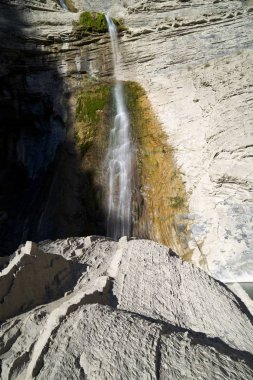 şelale pyrenees içinde
