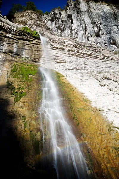 Vodopád v Pyrenejích — Stock fotografie