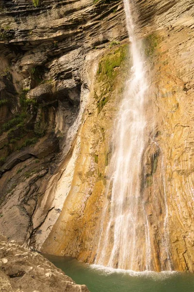 Vodopád v Pyrenejích — Stock fotografie
