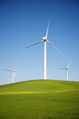 Elektrik üretimi için yel değirmenleri, Zaragoza bölgesi, aragon, İspanya.