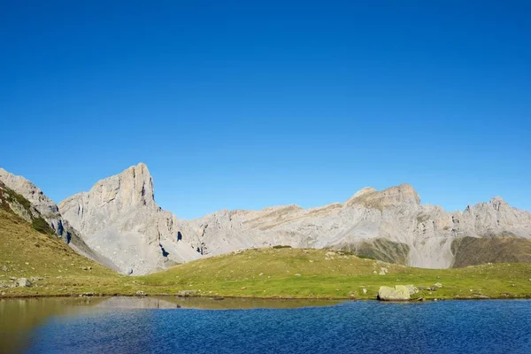 Toppar Och Ansabere Lake Lescun Cirque Aspe Pyrenéerna Frankrike — Stockfoto