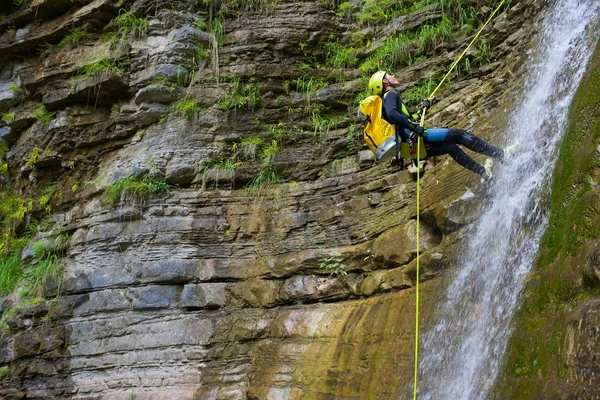 Furco Canyon, Broto, Pyrenees, Huesca Eyaleti, Aragon, İspanya Kanyoning.