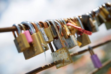 Aşk asma kilitler görünümü