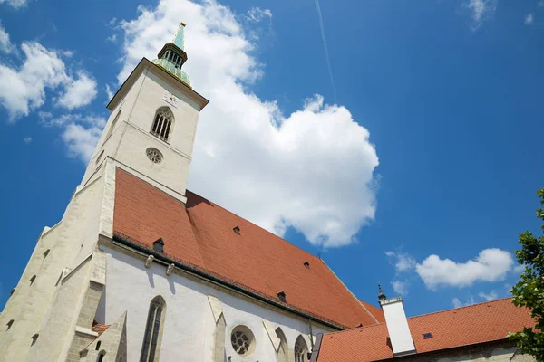Katedra st. martin w Bratysławie — Zdjęcie stockowe