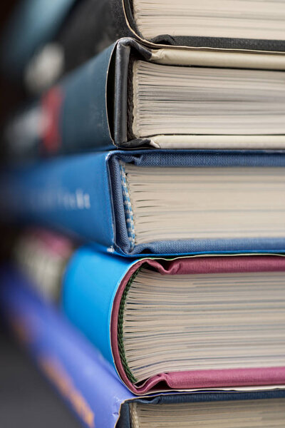 Вид на книжный склад
