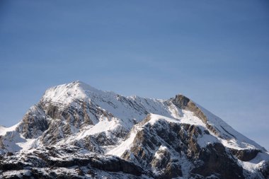 Pyrenees kışın