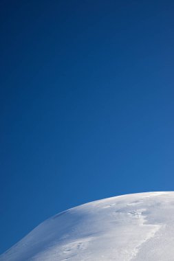 Pyrenees kışın