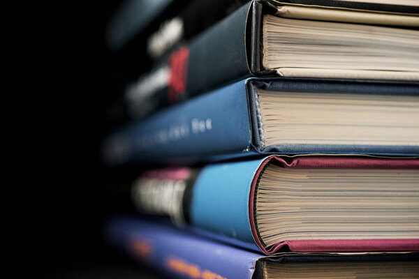 Вид на книжный склад
