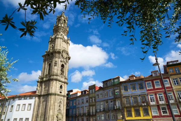 Τον πύργο Clerigos στο Πόρτο — Φωτογραφία Αρχείου