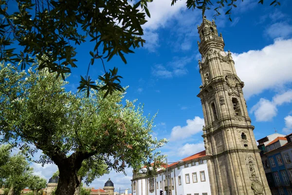 Τον πύργο Clerigos στο Πόρτο — Φωτογραφία Αρχείου