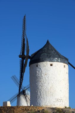 Don Kişot değirmenler.