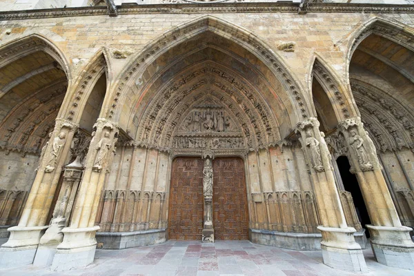 スペインでレオンの大聖堂 — ストック写真
