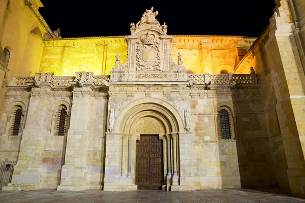 Mosteiro de San Isidoro em Leon — Fotografia de Stock