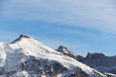 Pyrenees kışın