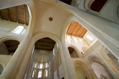 Cerisy-la-Foret kilise manzarası