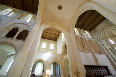 Cerisy-la-Foret kilise manzarası