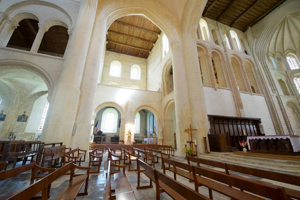 Cerisy-la-Foret kyrka utsikt — Stockfoto