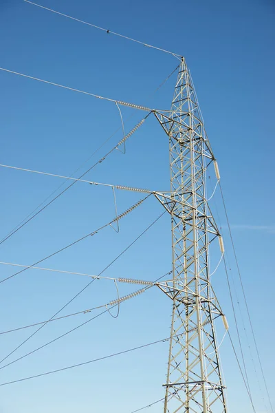 Ansicht der Hochspannungsleitung — Stockfoto