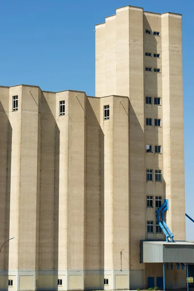 Uitzicht op de agrarische gebouwen — Stockfoto