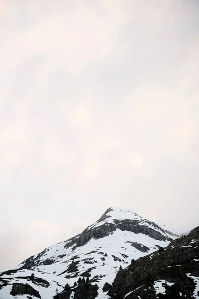 Зима в Піренеях — стокове фото