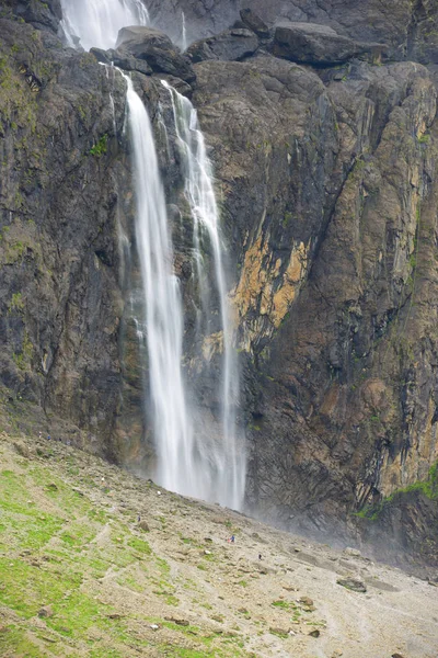 Wodospad Dolinie Gavarnie Pyrenees Francji — Zdjęcie stockowe
