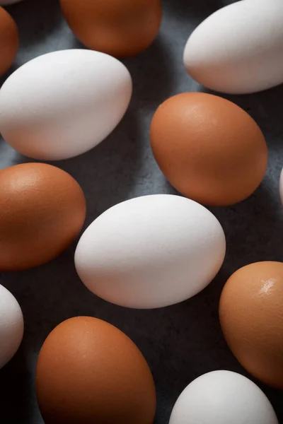 Huevos Pollo Sobre Una Mesa —  Fotos de Stock