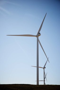 Elektrik üretimi için yel değirmenleri, Zaragoza Eyaleti, İspanya Aragon.