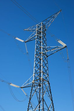 Zaragoza 'da elektrik hattı ve açık gökyüzü, İspanya' da Aragon.