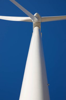 Elektrik üretimi için Windmill, Zaragoza Eyaleti, İspanya Aragon.