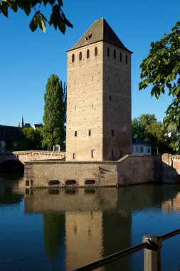Strasbourg, Fransa 'daki Quai des Ponts Couverts.
