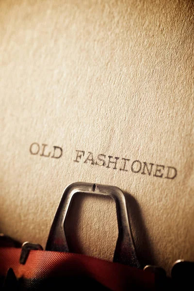 Frase Old Fashioned Escrita Con Una Máquina Escribir — Foto de Stock