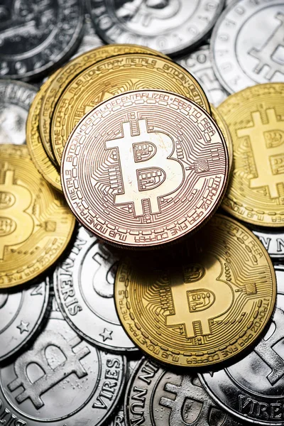 Bir Grup Bitcoin Madeni Parasının Yakın Plan Görüntüsü — Stok fotoğraf