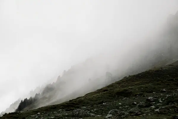 Brouillard Dans Vallée Lescun Pyrénées France — Photo