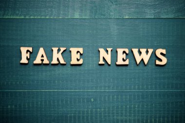 Tahta masadaki sahte haber metni.