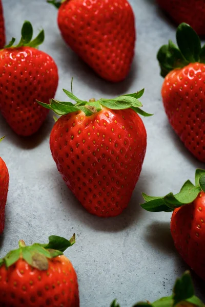 Fresas Una Mesa Gris — Foto de Stock