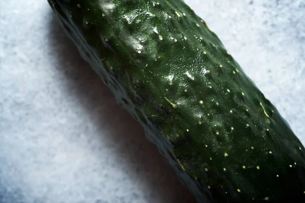 Taş Bir Masada Salatalık — Stok fotoğraf