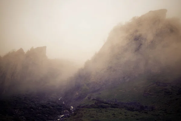 Nebbia Nella Valle Lescun Pirenei Francia — Foto Stock