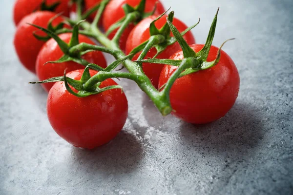 Tomates Cerises Sur Une Table Grise — Photo