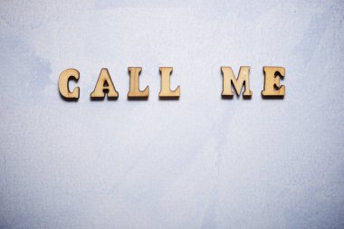 Renkli kağıtta bana metin de..