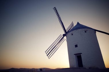 Consuegra 'daki yel değirmeni, Toledo Eyaleti, Castilla La Mancha, İspanya.