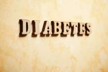 Renkli bir kağıtta diyabet metni.