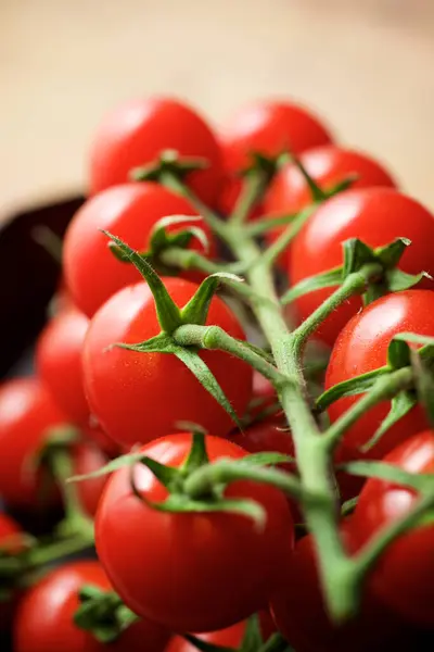 Tomates Cerises Sur Une Table Bois — Photo